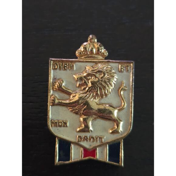 Vintage 1930s-50s British Royal Crest Brass Screw Pin Badge Dieu et Mon Droit - Picture 2 of 3